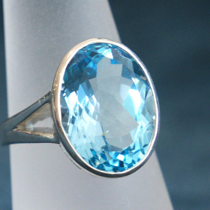 Blue Topaz Sterling Silver Ring (Oval)