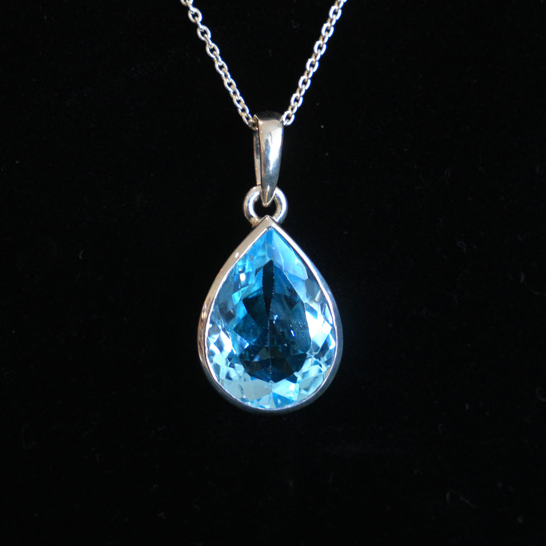 Blue Topaz Sterling Silver Pendant (Teardrop)