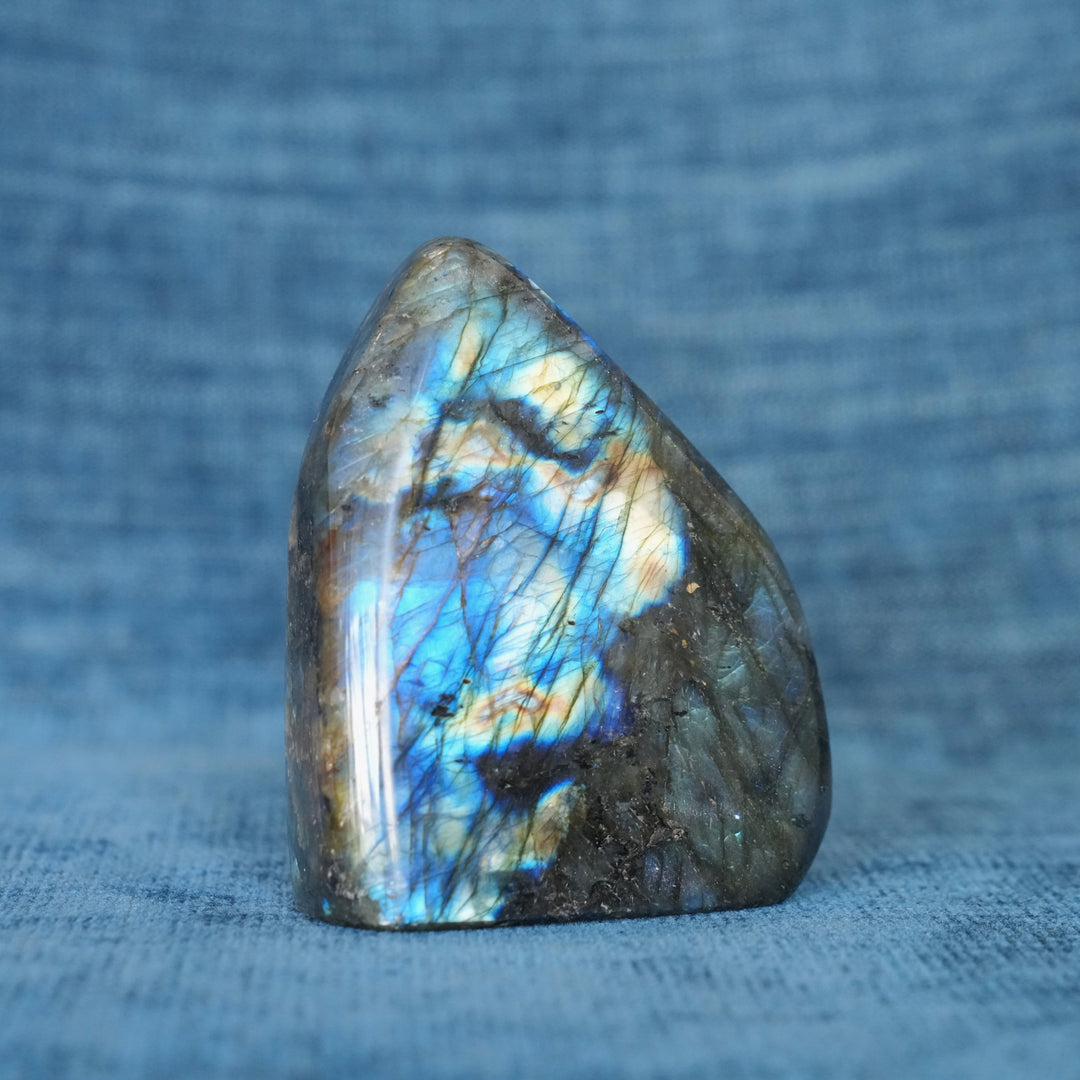 Freestanding Labradorite